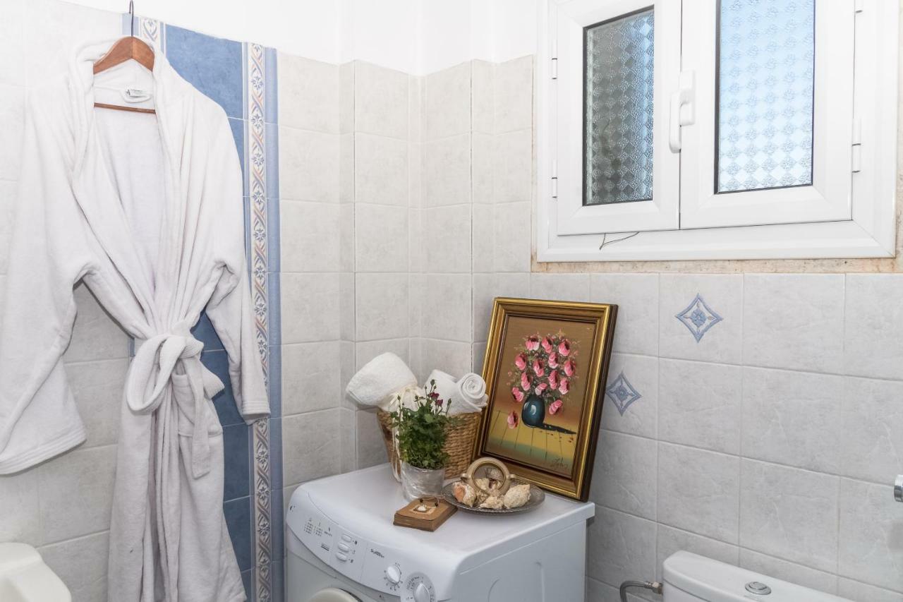 Modern Flat With Beautiful Views In South Of Corfu Appartement Lefkímmi Buitenkant foto